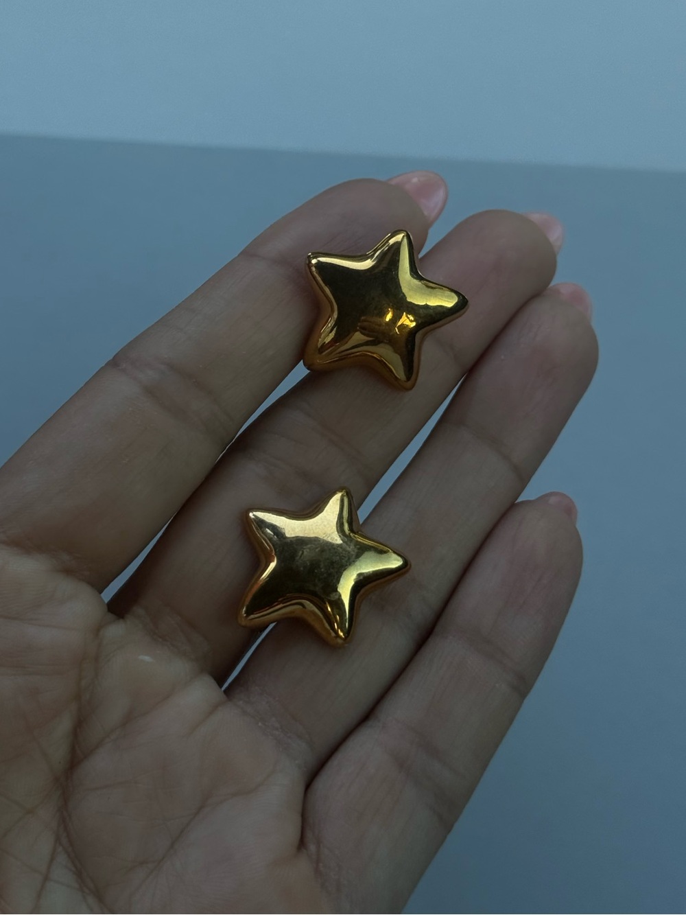Vintage Gold tone Star Stud clip on Earrings